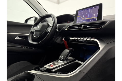 Peugeot 5008 1.2 PureTech 7 Persoons LED Virtual Trekhaak Carplay Clima Cruise Navi PDC 17''LMV