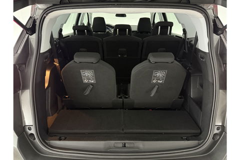 Peugeot 5008 1.2 PureTech 7 Persoons LED Virtual Trekhaak Carplay Clima Cruise Navi PDC 17''LMV