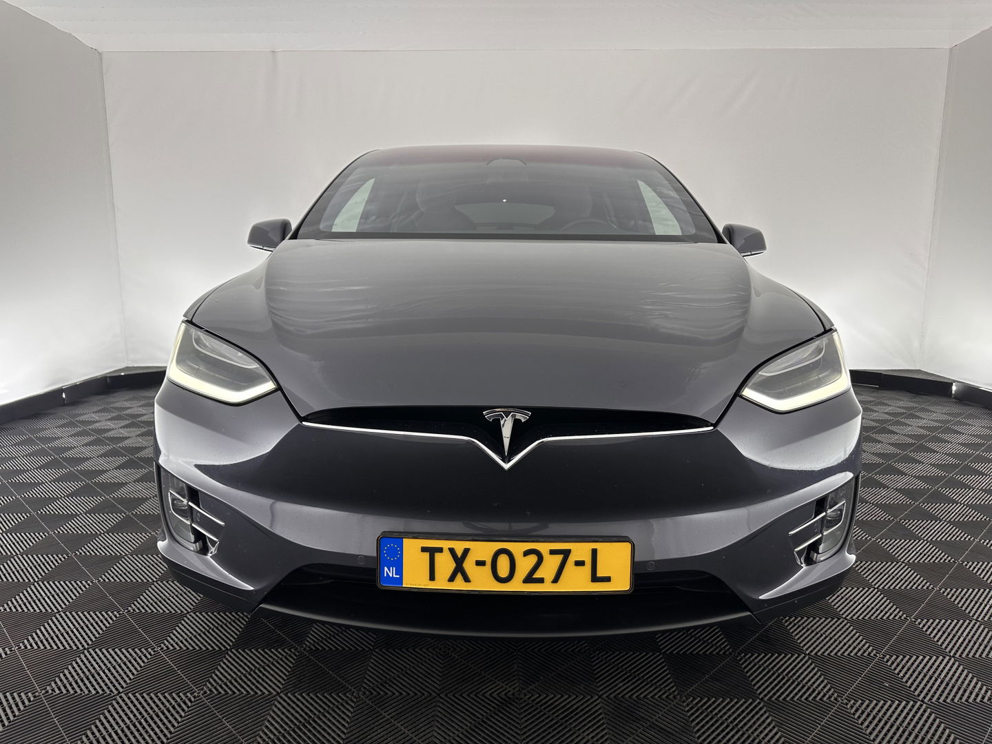 Tesla Model X 100D AWD [ 3-Fase ] Aut. *PANO-WINDOW | AUTO-PILOT | FULL-LEATHER | TOWBAR | CCS-FASTLOADER | NAVI-FULLMAP | FULL-LED | AIR-SUSPENSION | DIGI-COCKPIT | KEYLESS | CAMERA | DAB+ | HEATED-COMFORT-SEATS | 20''ALU*