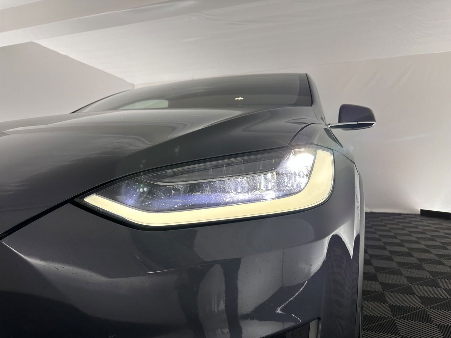 Tesla Model X 100D AWD [ 3-Fase ] Aut. *PANO-WINDOW | AUTO-PILOT | FULL-LEATHER | TOWBAR | CCS-FASTLOADER | NAVI-FULLMAP | FULL-LED | AIR-SUSPENSION | DIGI-COCKPIT | KEYLESS | CAMERA | DAB+ | HEATED-COMFORT-SEATS | 20''ALU*