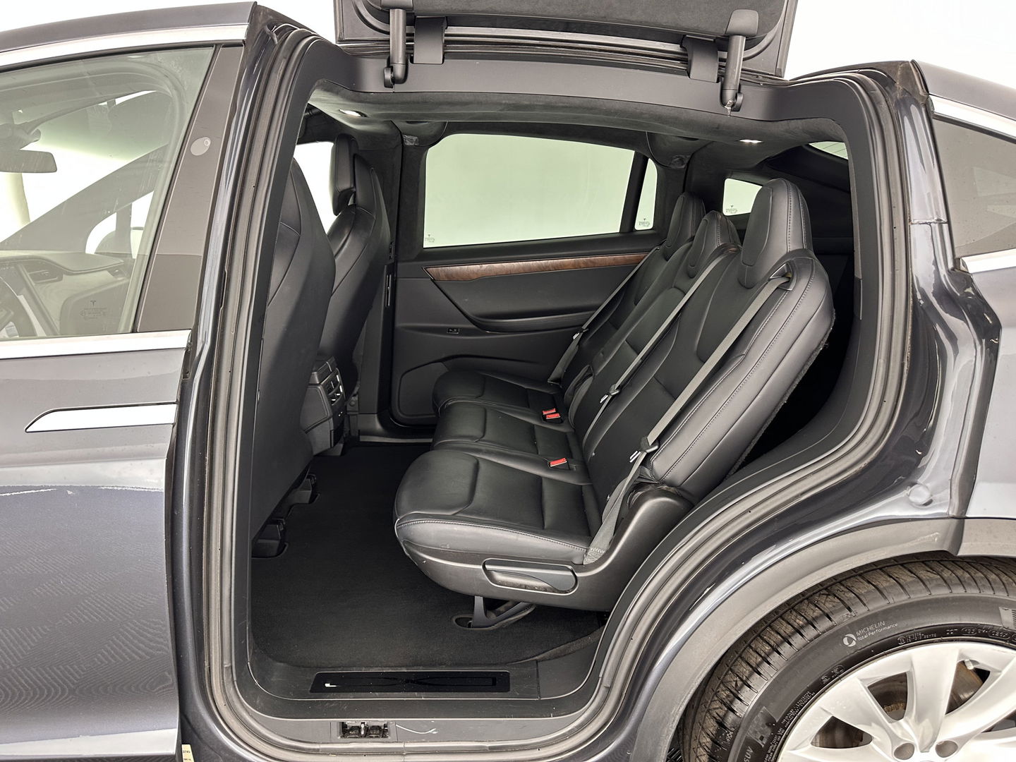 Tesla Model X 100D AWD [ 3-Fase ] Aut. *PANO-WINDOW | AUTO-PILOT | FULL-LEATHER | TOWBAR | CCS-FASTLOADER | NAVI-FULLMAP | FULL-LED | AIR-SUSPENSION | DIGI-COCKPIT | KEYLESS | CAMERA | DAB+ | HEATED-COMFORT-SEATS | 20''ALU*