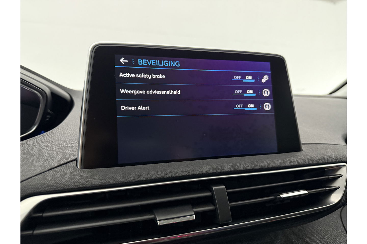 Peugeot 3008 1.2 PureTech 360Camera LED Trekhaak Virtual Clima Carplay Cruise Navi PDC 19''LMV