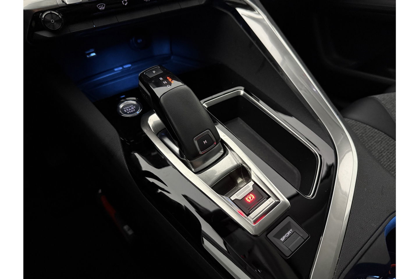 Peugeot 3008 1.2 PureTech 360Camera LED Trekhaak Virtual Clima Carplay Cruise Navi PDC 19''LMV