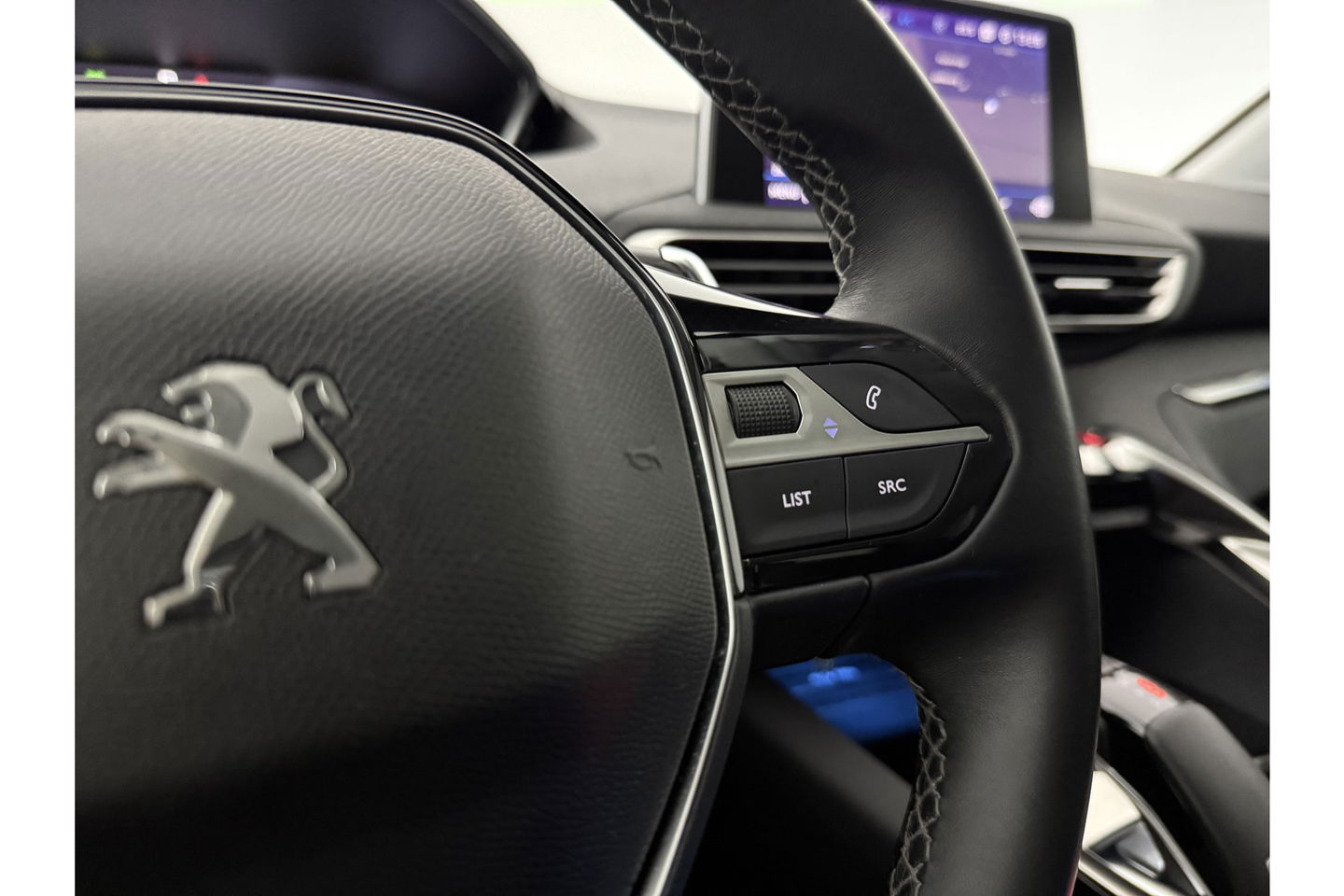 Peugeot 3008 1.2 PureTech 360Camera LED Trekhaak Virtual Clima Carplay Cruise Navi PDC 19''LMV