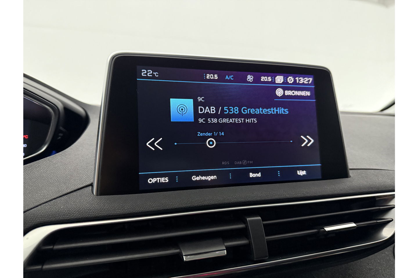 Peugeot 3008 1.2 PureTech 360Camera LED Trekhaak Virtual Clima Carplay Cruise Navi PDC 19''LMV
