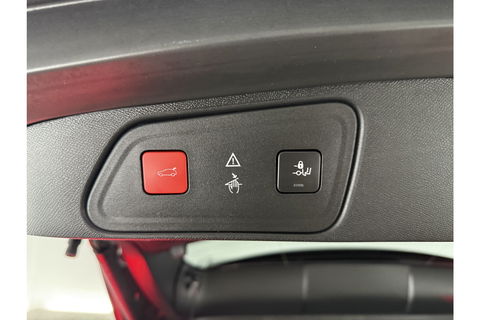 Peugeot 3008 1.2 PureTech 360Camera LED Trekhaak Virtual Clima Carplay Cruise Navi PDC 19''LMV