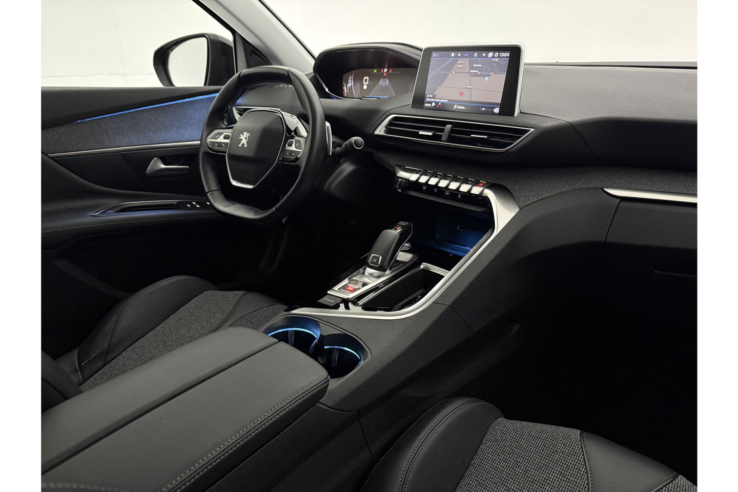Peugeot 3008 1.2 PureTech 360Camera LED Trekhaak Virtual Clima Carplay Cruise Navi PDC 19''LMV
