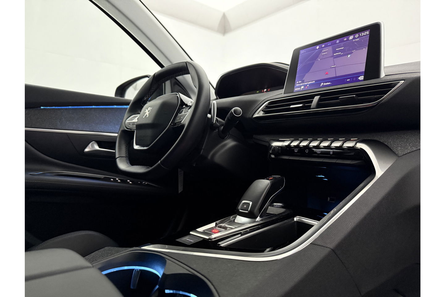 Peugeot 3008 1.2 PureTech 360Camera LED Trekhaak Virtual Clima Carplay Cruise Navi PDC 19''LMV