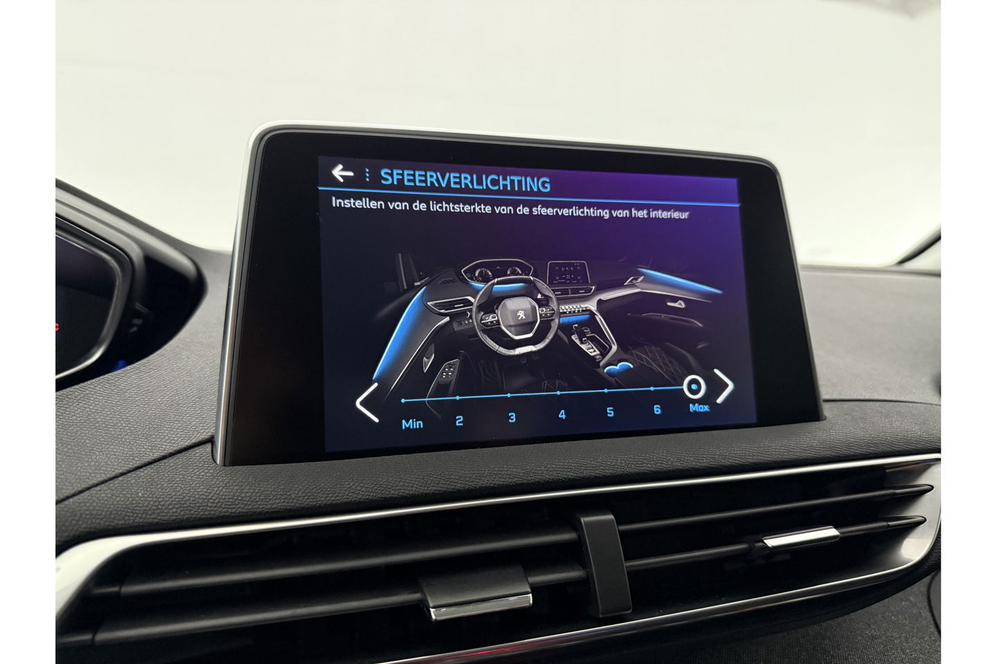 Peugeot 3008 1.2 PureTech 360Camera LED Trekhaak Virtual Clima Carplay Cruise Navi PDC 19''LMV