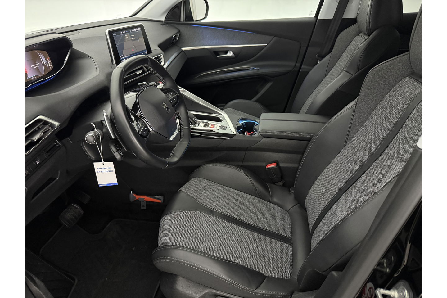 Peugeot 3008 1.2 PureTech 360Camera LED Trekhaak Virtual Clima Carplay Cruise Navi PDC 19''LMV