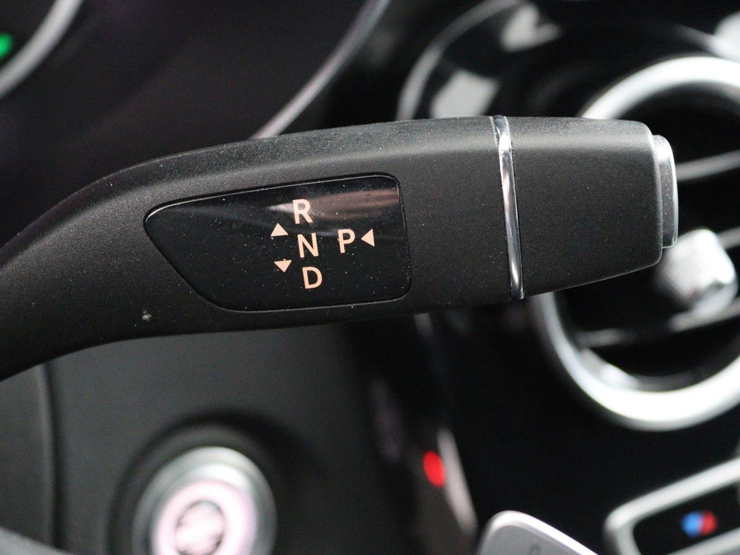 Mercedes-Benz C-Klasse 300de AMG | Head-Up | Adaptive cruise | Stoelverwarming | Carplay | Leder/Alcantara | Memory | Sfeerverlichting | Keyless | Navigatie