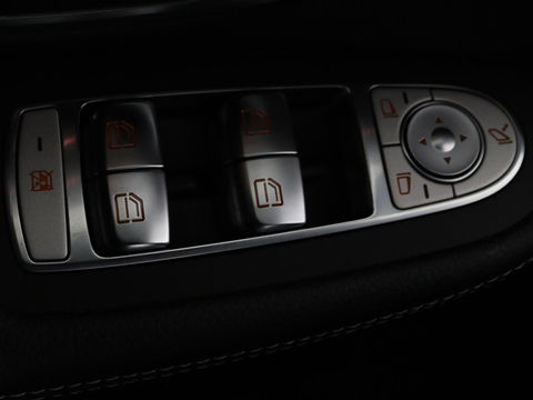 Mercedes-Benz C-Klasse 300de AMG | Head-Up | Adaptive cruise | Stoelverwarming | Carplay | Leder/Alcantara | Memory | Sfeerverlichting | Keyless | Navigatie