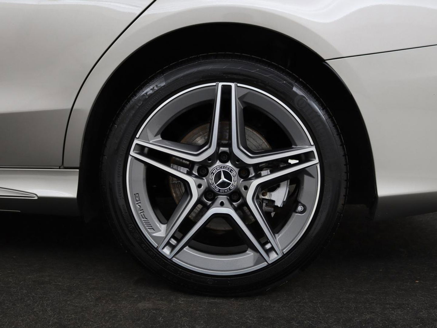 Mercedes-Benz C-Klasse 300de AMG | Head-Up | Adaptive cruise | Stoelverwarming | Carplay | Leder/Alcantara | Memory | Sfeerverlichting | Keyless | Navigatie