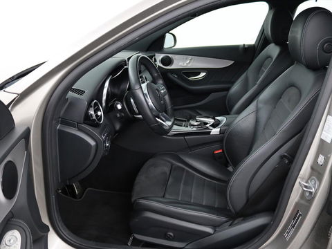Mercedes-Benz C-Klasse 300de AMG | Head-Up | Adaptive cruise | Stoelverwarming | Carplay | Leder/Alcantara | Memory | Sfeerverlichting | Keyless | Navigatie