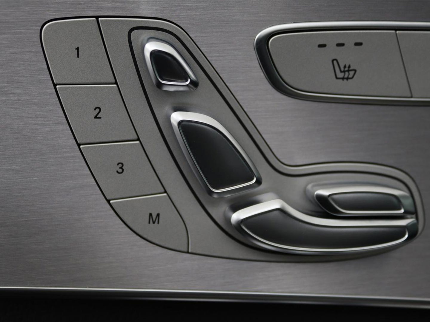 Mercedes-Benz C-Klasse 300de AMG | Head-Up | Adaptive cruise | Stoelverwarming | Carplay | Leder/Alcantara | Memory | Sfeerverlichting | Keyless | Navigatie