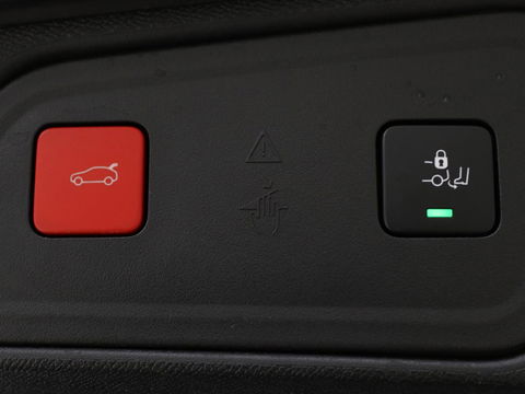 Peugeot 3008 1.5 BlueHDi Allure Pack Business | Trekhaak | LED | Camera | Apple Carplay | Navigatie | Dodehoek Detectie | Cruise Control | LMV