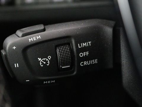 Peugeot 3008 1.5 BlueHDi Allure Pack Business | Trekhaak | LED | Camera | Apple Carplay | Navigatie | Dodehoek Detectie | Cruise Control | LMV