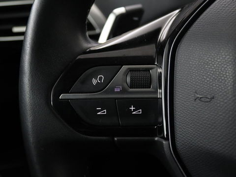 Peugeot 3008 1.5 BlueHDi Allure Pack Business | Trekhaak | LED | Camera | Apple Carplay | Navigatie | Dodehoek Detectie | Cruise Control | LMV