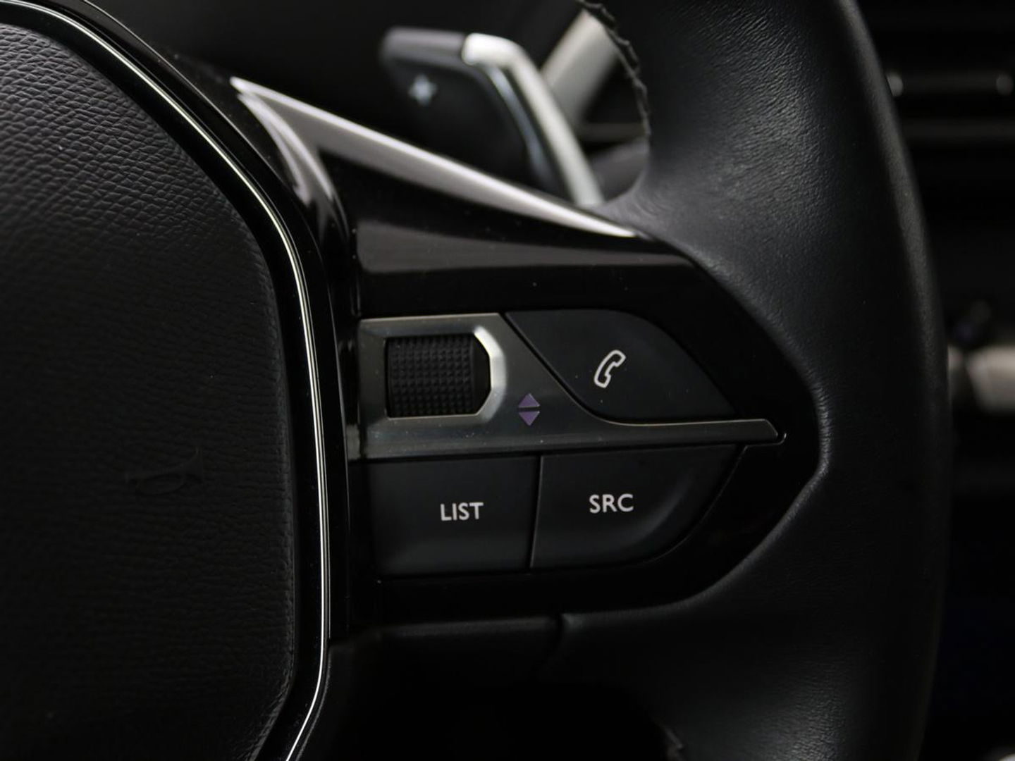 Peugeot 3008 1.5 BlueHDi Allure Pack Business | Trekhaak | LED | Camera | Apple Carplay | Navigatie | Dodehoek Detectie | Cruise Control | LMV
