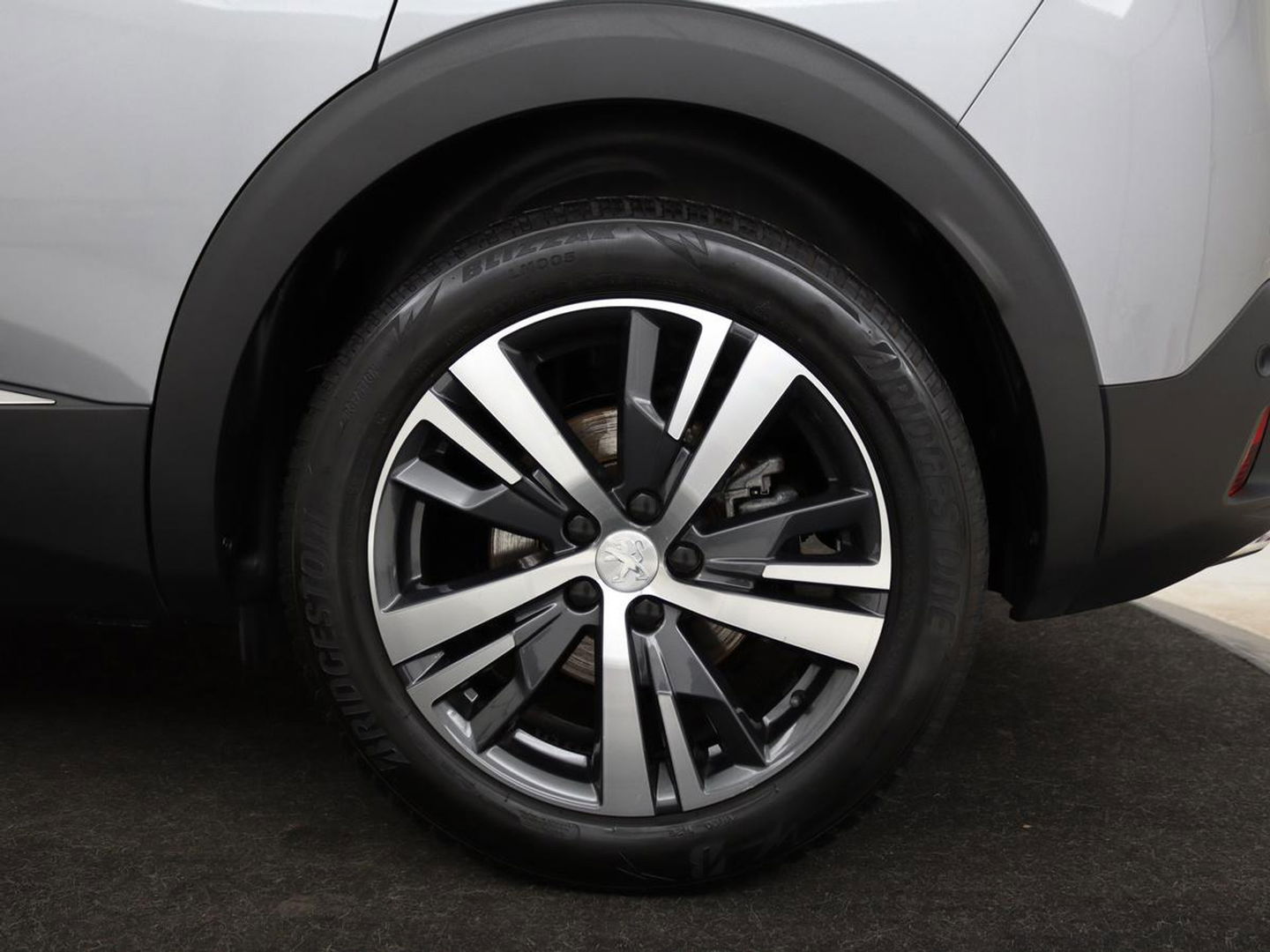 Peugeot 3008 1.5 BlueHDi Allure Pack Business | Trekhaak | LED | Camera | Apple Carplay | Navigatie | Dodehoek Detectie | Cruise Control | LMV