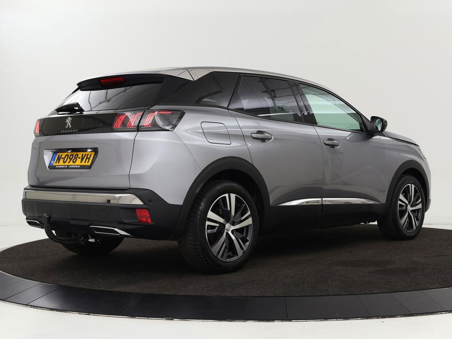 Peugeot 3008 1.5 BlueHDi Allure Pack Business | Trekhaak | LED | Camera | Apple Carplay | Navigatie | Dodehoek Detectie | Cruise Control | LMV