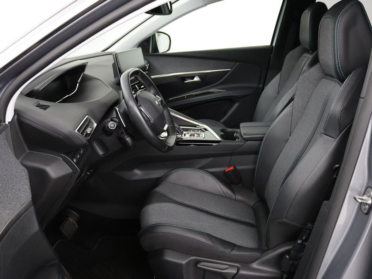 Peugeot 3008 1.5 BlueHDi Allure Pack Business | Trekhaak | LED | Camera | Apple Carplay | Navigatie | Dodehoek Detectie | Cruise Control | LMV