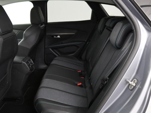 Peugeot 3008 1.5 BlueHDi Allure Pack Business | Trekhaak | LED | Camera | Apple Carplay | Navigatie | Dodehoek Detectie | Cruise Control | LMV
