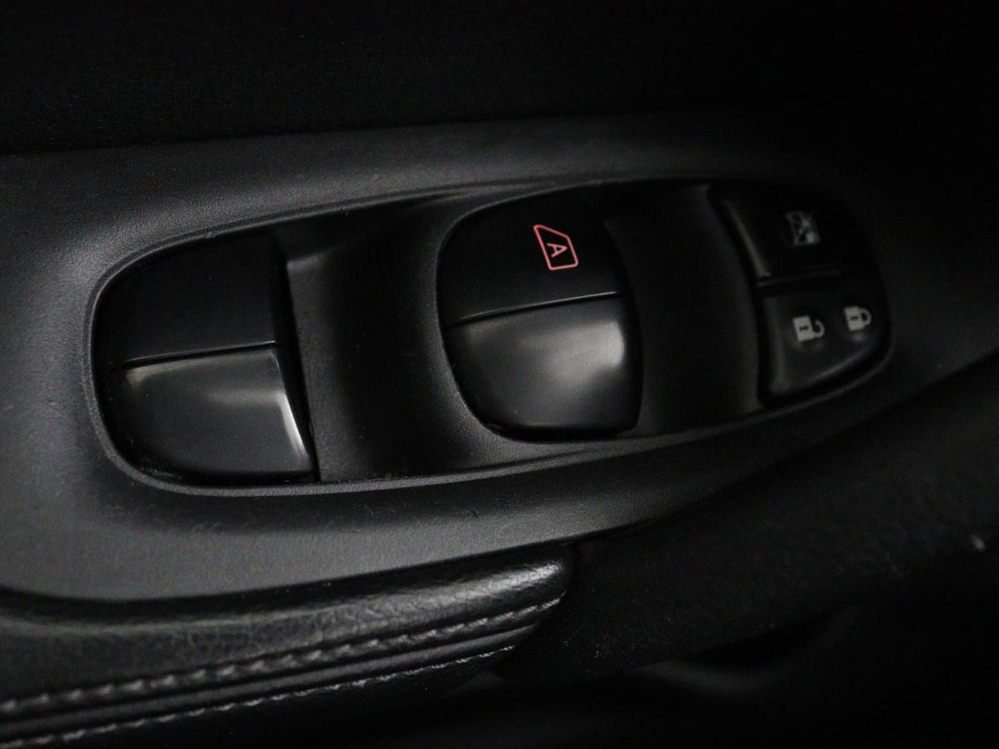 Nissan X-Trail 1.6 DIG-T N-Connecta 7-persoons | Panoramadak | 360 camera | Navigatie | Keyless | Cruise control | Climate control
