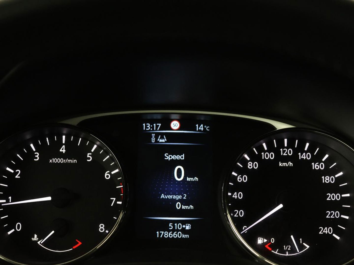 Nissan X-Trail 1.6 DIG-T N-Connecta 7-persoons | Panoramadak | 360 camera | Navigatie | Keyless | Cruise control | Climate control