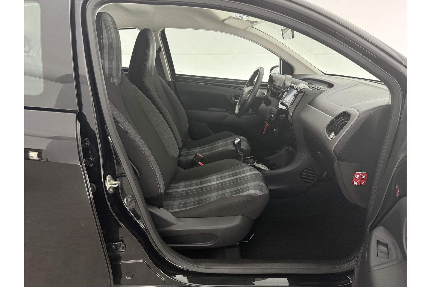 Peugeot 108 1.0 e-VTi Camera LED Clima Cruise Navigatie 15"LMV