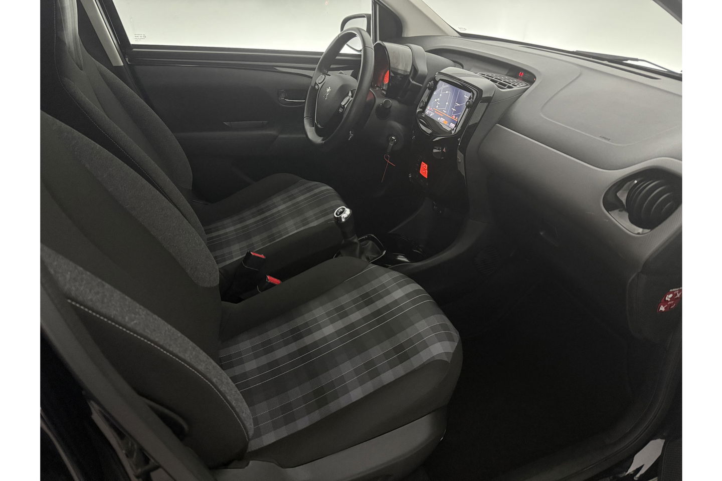 Peugeot 108 1.0 e-VTi Camera LED Clima Cruise Navigatie 15"LMV