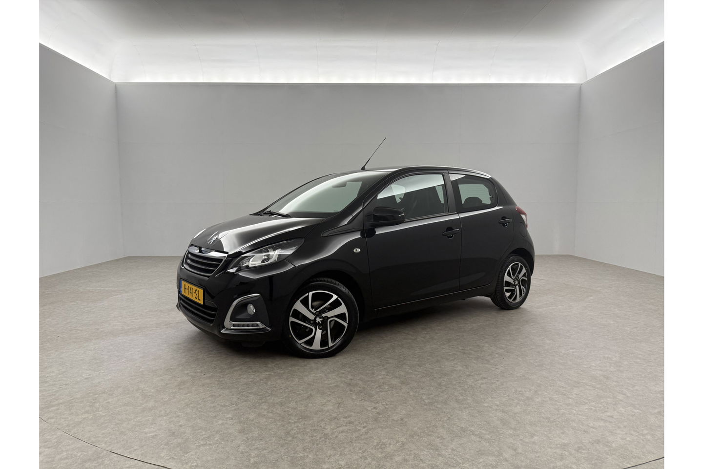 Peugeot 108 1.0 e-VTi Camera LED Clima Cruise Navigatie 15"LMV