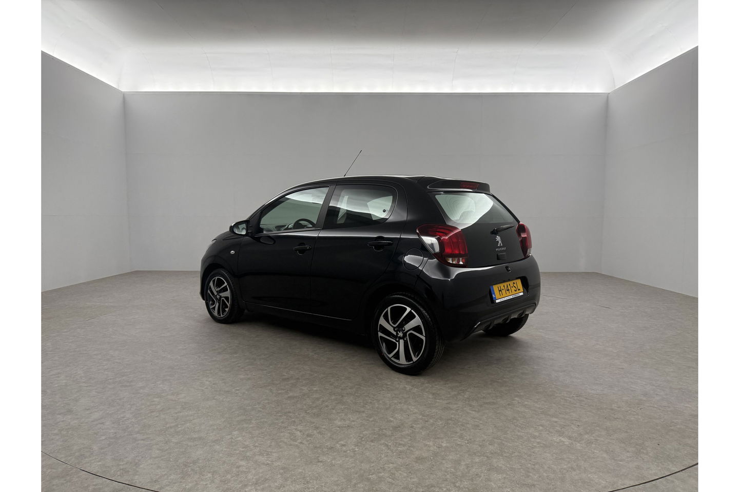 Peugeot 108 1.0 e-VTi Camera LED Clima Cruise Navigatie 15"LMV