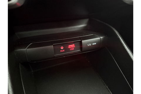 Kia Stonic 1.0 T-GDi DynamicLine Airco Camera Cruise Carplay Parkeersensoren 17"LMV