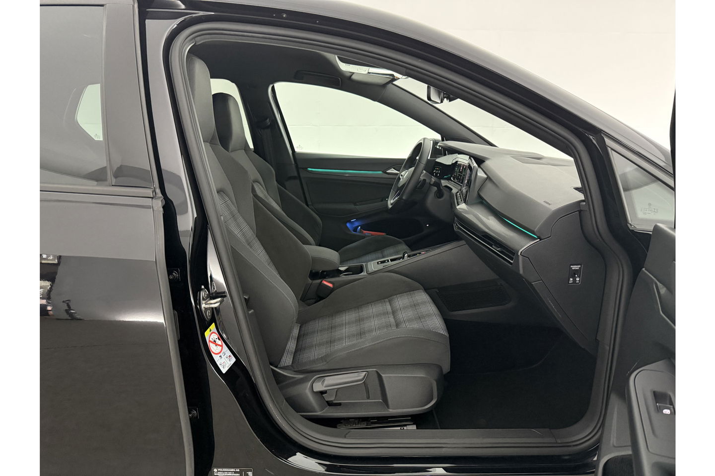 Volkswagen Golf 1.4 GTE DSG 245PK IQ Lights LED Sfeerverl. Virtual ACC Carplay Clima Navi PDC 18"LMV