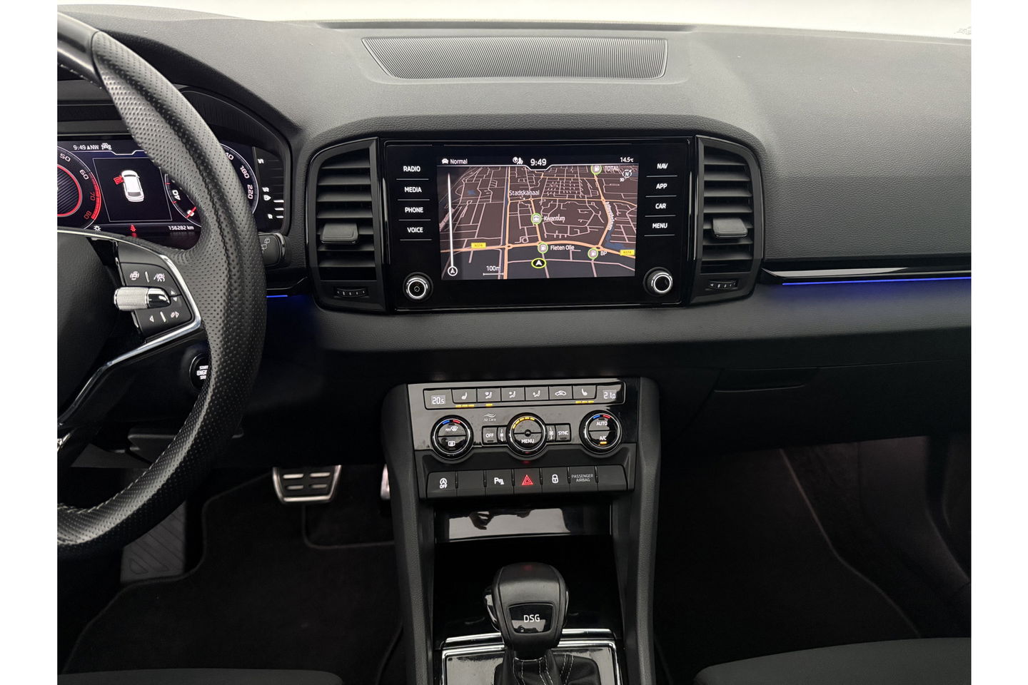 Škoda Karoq 1.5 TSI 150PK DSG Pano LED Sfeer Trekhaak Virtual Canton-Audio Camera Carplay Cruise Clima Navi 19"LMV