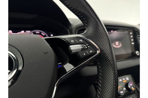 Škoda Karoq 1.5 TSI 150PK DSG Pano LED Sfeer Trekhaak Virtual Canton-Audio Camera Carplay Cruise Clima Navi 19"LMV