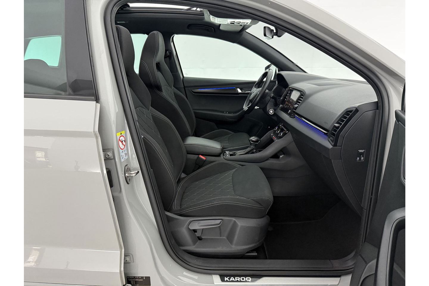 Škoda Karoq 1.5 TSI 150PK DSG Pano LED Sfeer Trekhaak Virtual Canton-Audio Camera Carplay Cruise Clima Navi 19"LMV