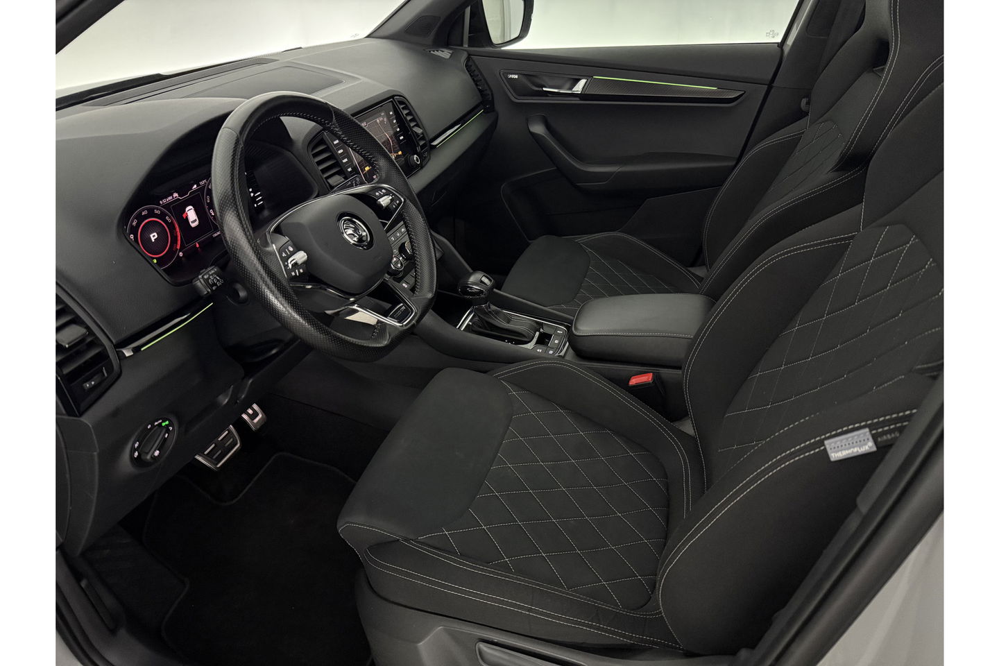 Škoda Karoq 1.5 TSI 150PK DSG Pano LED Sfeer Trekhaak Virtual Canton-Audio Camera Carplay Cruise Clima Navi 19"LMV