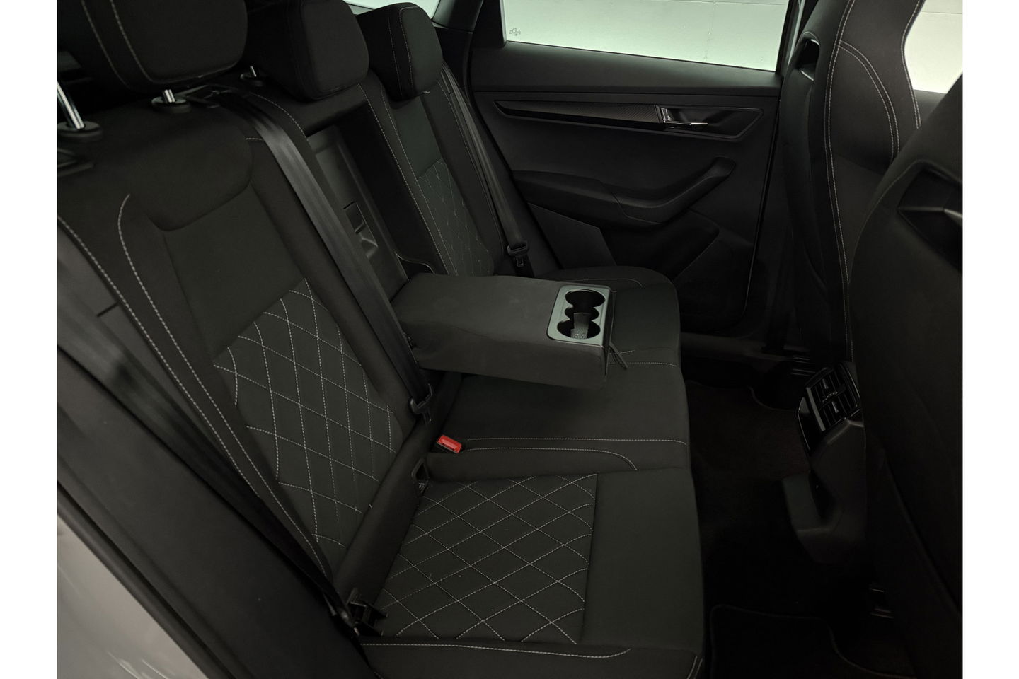 Škoda Karoq 1.5 TSI 150PK DSG Pano LED Sfeer Trekhaak Virtual Canton-Audio Camera Carplay Cruise Clima Navi 19"LMV