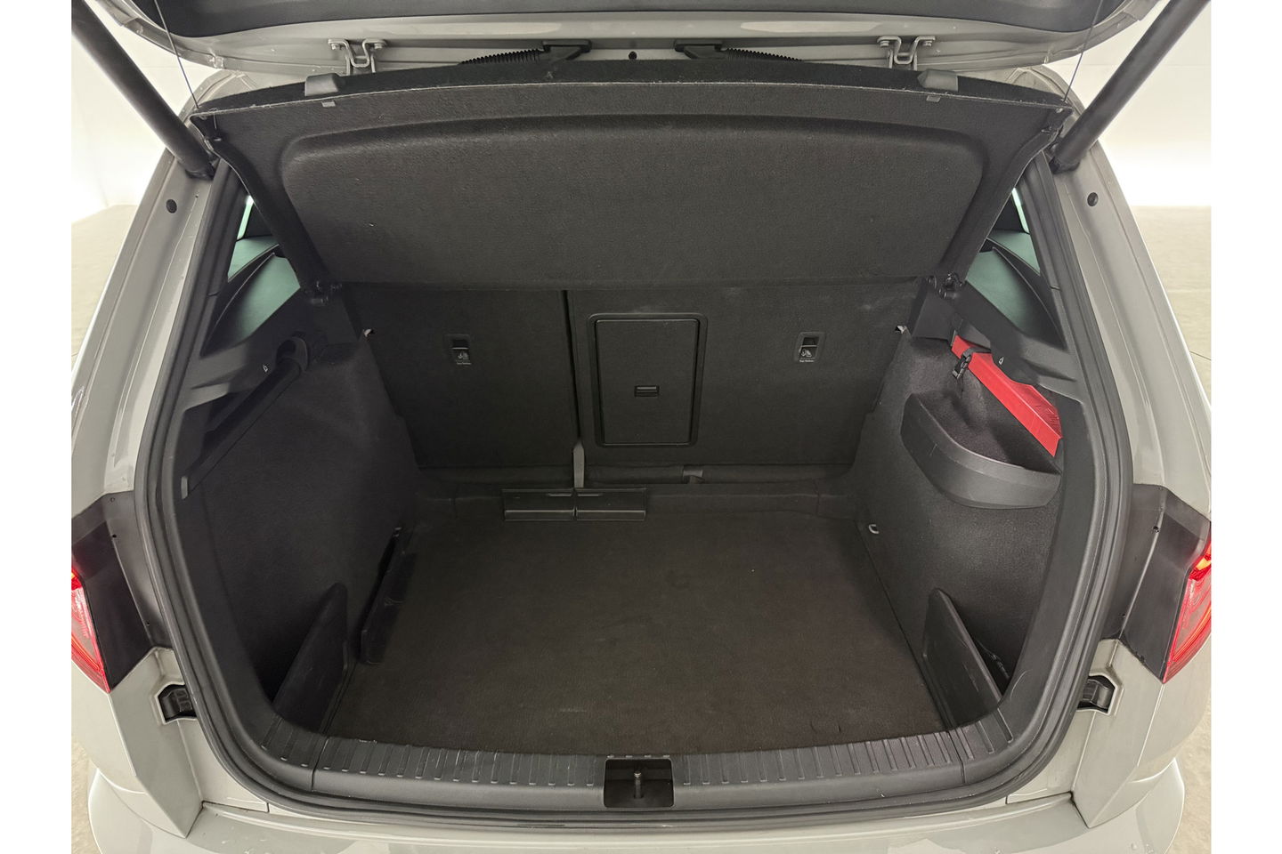 Škoda Karoq 1.5 TSI 150PK DSG Pano LED Sfeer Trekhaak Virtual Canton-Audio Camera Carplay Cruise Clima Navi 19"LMV