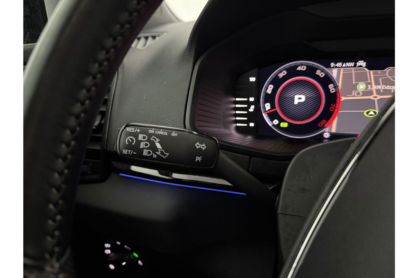 Škoda Karoq 1.5 TSI 150PK DSG Pano LED Sfeer Trekhaak Virtual Canton-Audio Camera Carplay Cruise Clima Navi 19"LMV