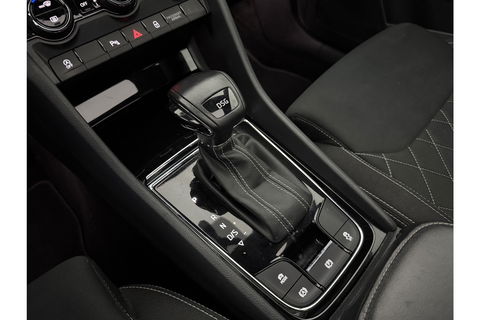 Škoda Karoq 1.5 TSI 150PK DSG Pano LED Sfeer Trekhaak Virtual Canton-Audio Camera Carplay Cruise Clima Navi 19"LMV