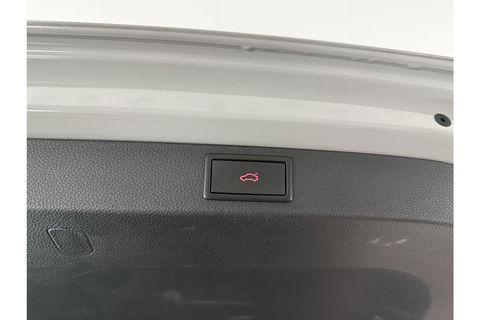 Škoda Karoq 1.5 TSI 150PK DSG Pano LED Sfeer Trekhaak Virtual Canton-Audio Camera Carplay Cruise Clima Navi 19"LMV