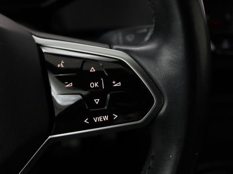 Volkswagen ID.3 First 58 kWh | Sfeerverlichting | Apple Carplay | Stoelverwarming | LED | Cruise Control Adaptief| LMV 18" | Navi
