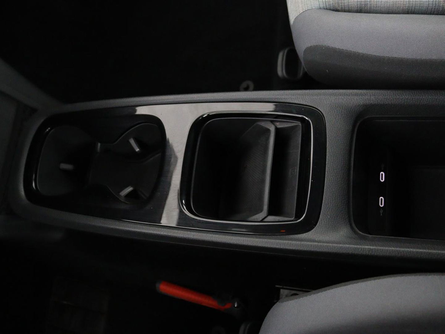 Volkswagen ID.3 First 58 kWh | Sfeerverlichting | Apple Carplay | Stoelverwarming | LED | Cruise Control Adaptief| LMV 18" | Navi