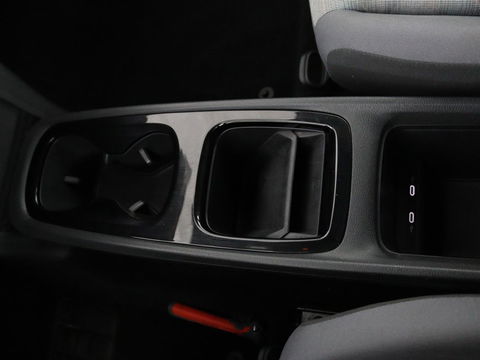 Volkswagen ID.3 First 58 kWh | Sfeerverlichting | Apple Carplay | Stoelverwarming | LED | Cruise Control Adaptief| LMV 18" | Navi