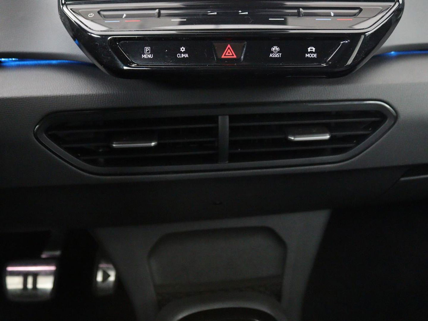 Volkswagen ID.3 First 58 kWh | Sfeerverlichting | Apple Carplay | Stoelverwarming | LED | Cruise Control Adaptief| LMV 18" | Navi