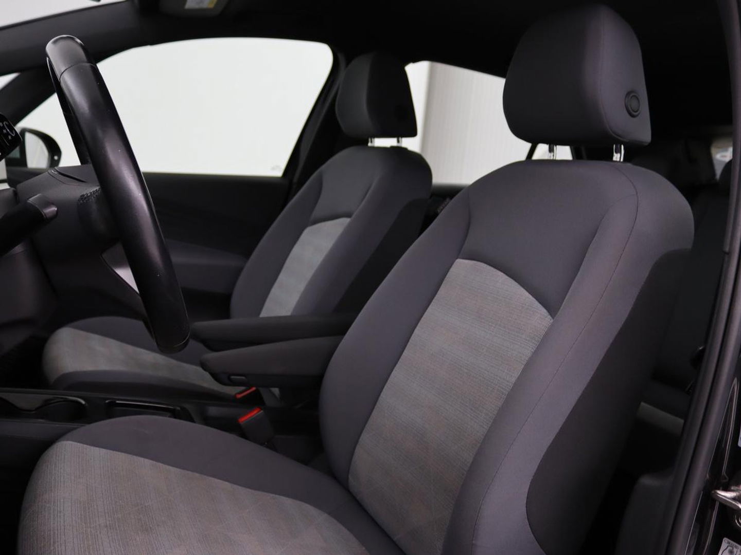 Volkswagen ID.3 First 58 kWh | Sfeerverlichting | Apple Carplay | Stoelverwarming | LED | Cruise Control Adaptief| LMV 18" | Navi