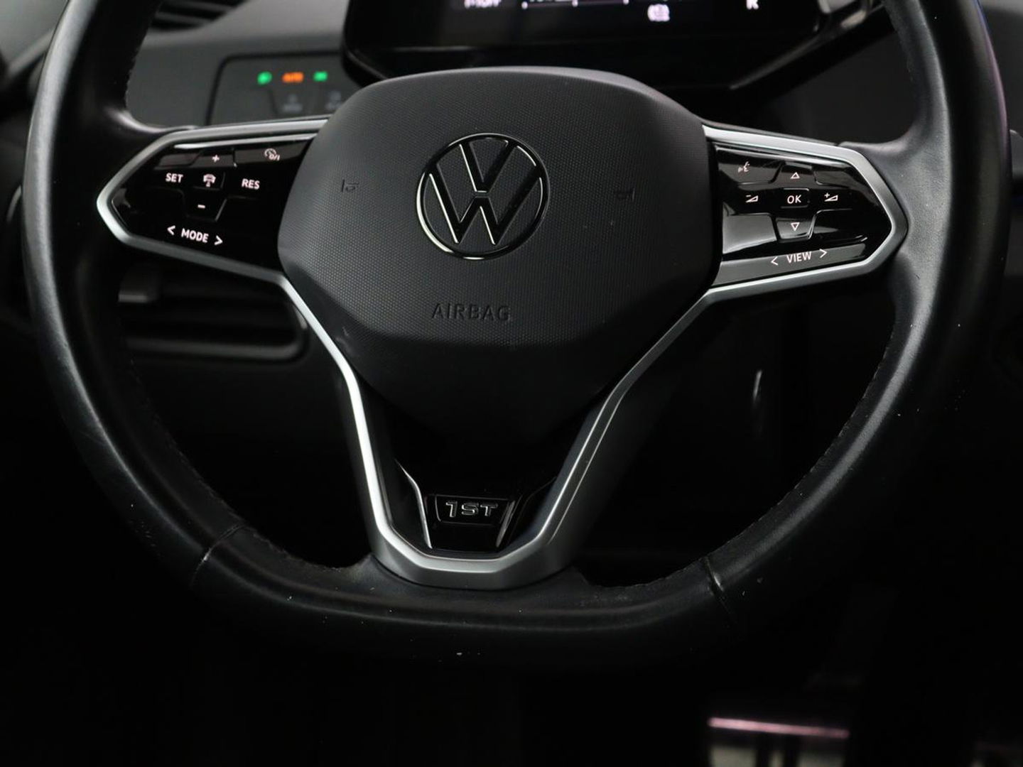 Volkswagen ID.3 First 58 kWh | Sfeerverlichting | Apple Carplay | Stoelverwarming | LED | Cruise Control Adaptief| LMV 18" | Navi